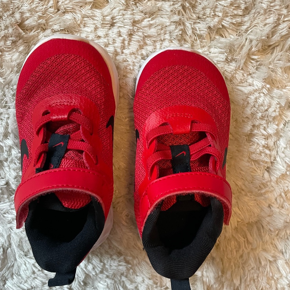 NWOT Nike Red Sneakers